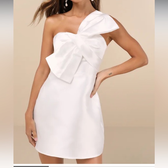 Lulus Dresses & Skirts - Lulus White Utterly Pretty White Bow One-Shoulder Mini Dress with Pockets SZ XL